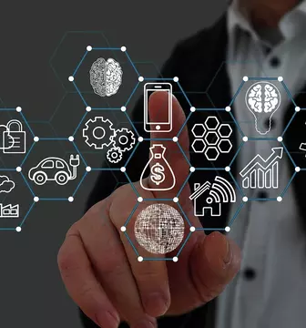 Finger auf Innovations-Touchscreen