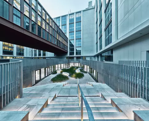 Pirelli 35 - modernes Gebäude in Milano