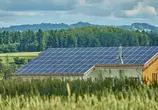 Photovoltaikanlage auf Hausdach.
