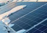 PV-Modul schneebedeckt