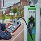 E-Ladestationen müssen nach der Installation geprüft werden, damit der Nachweis erbracht werden kann, dass diese die allgemeinen Sicherheitsvorschriften erfüllen.