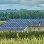 Photovoltaikanlage auf Hausdach.